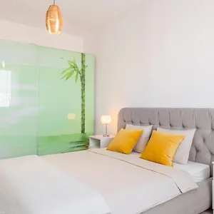 Apartament Lovely With View, Bucureşti