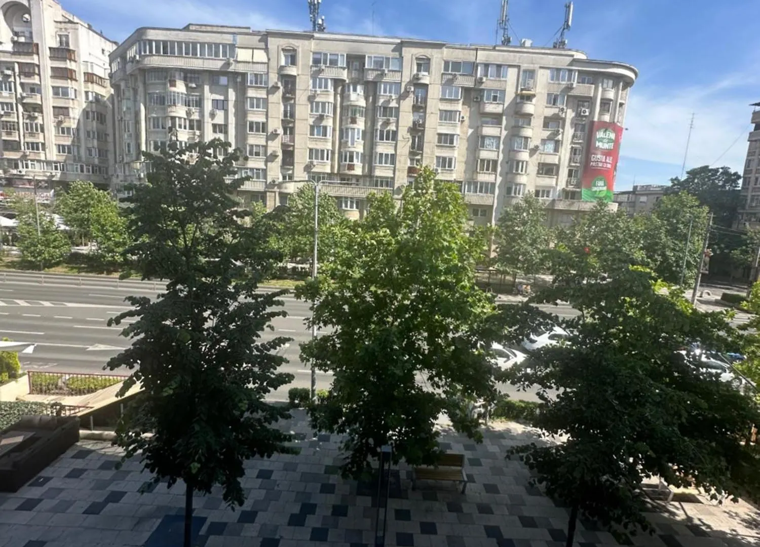 Decebal Apartment Overlooking The Boulevard Bucharest
